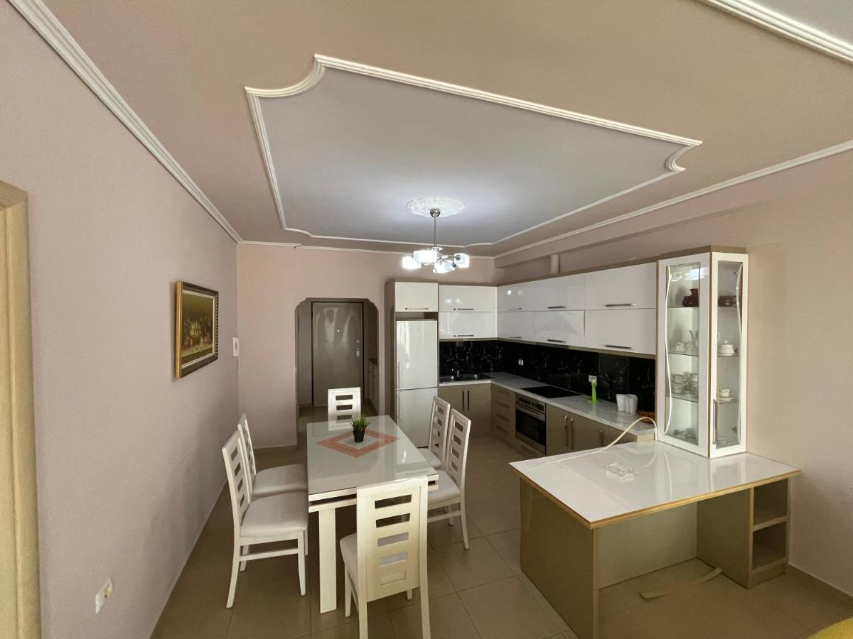 Flower Apartment Sarande Ngoại thất bức ảnh